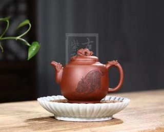 《靈龍納?！? title=