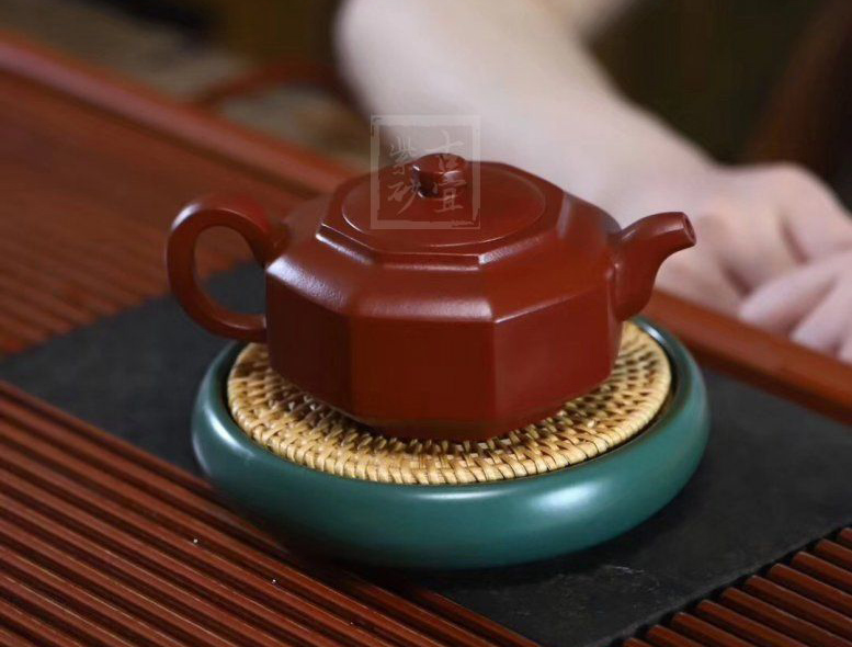 《八方納?！反蠹t袍清全手工老師作品收藏